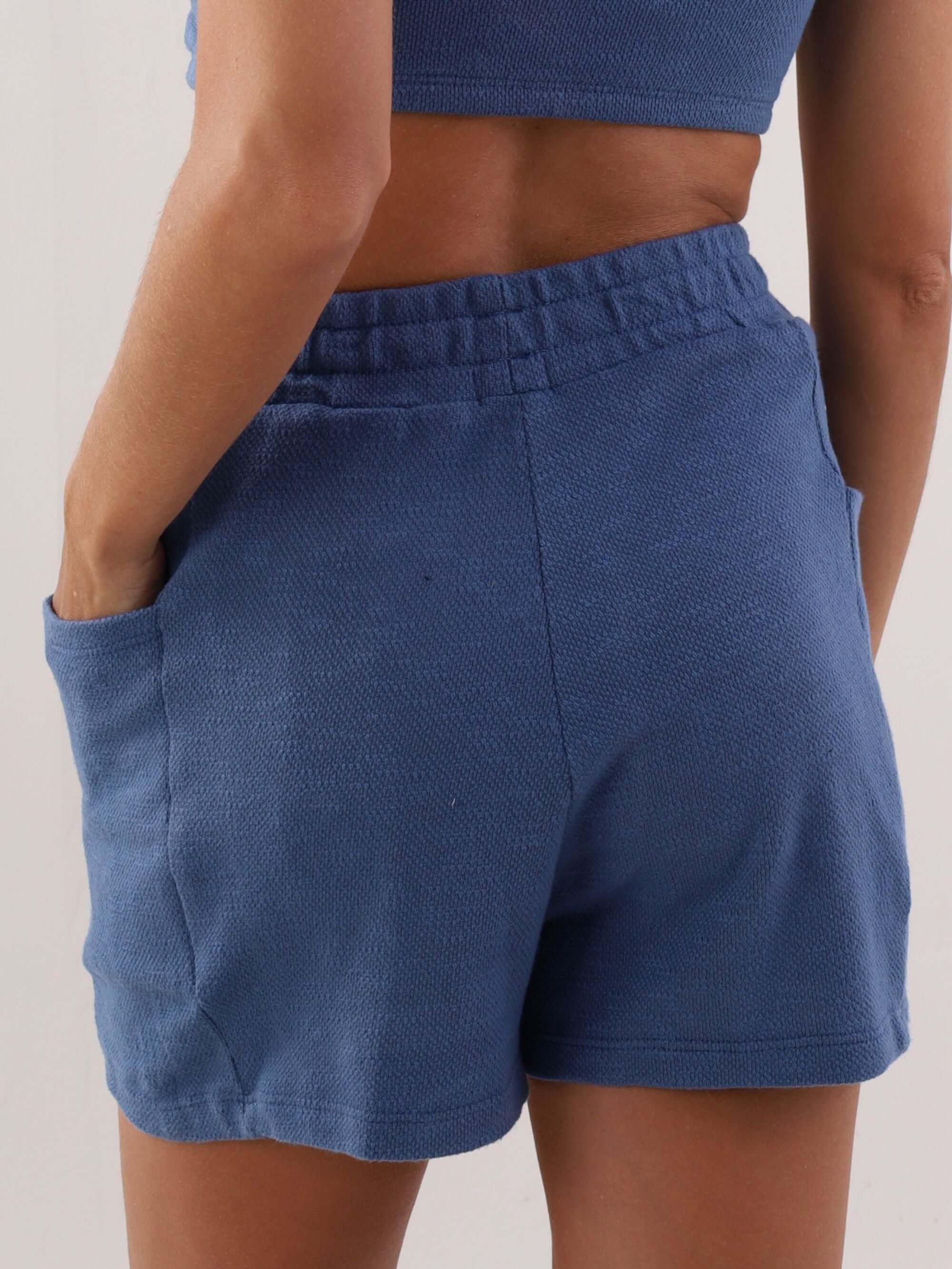 Shorts Mila - Azul da marca Greenish, confortáveis e modernos, com bolsos e cintura elástica.