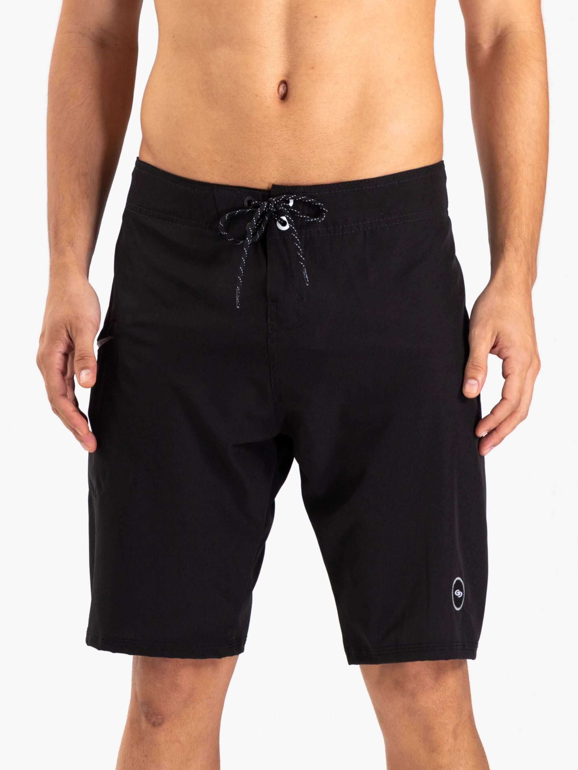 BOARDSHORT TOTAL STRETCH - PRETO by Greenish, versatile and perfect for high-performance water sports.