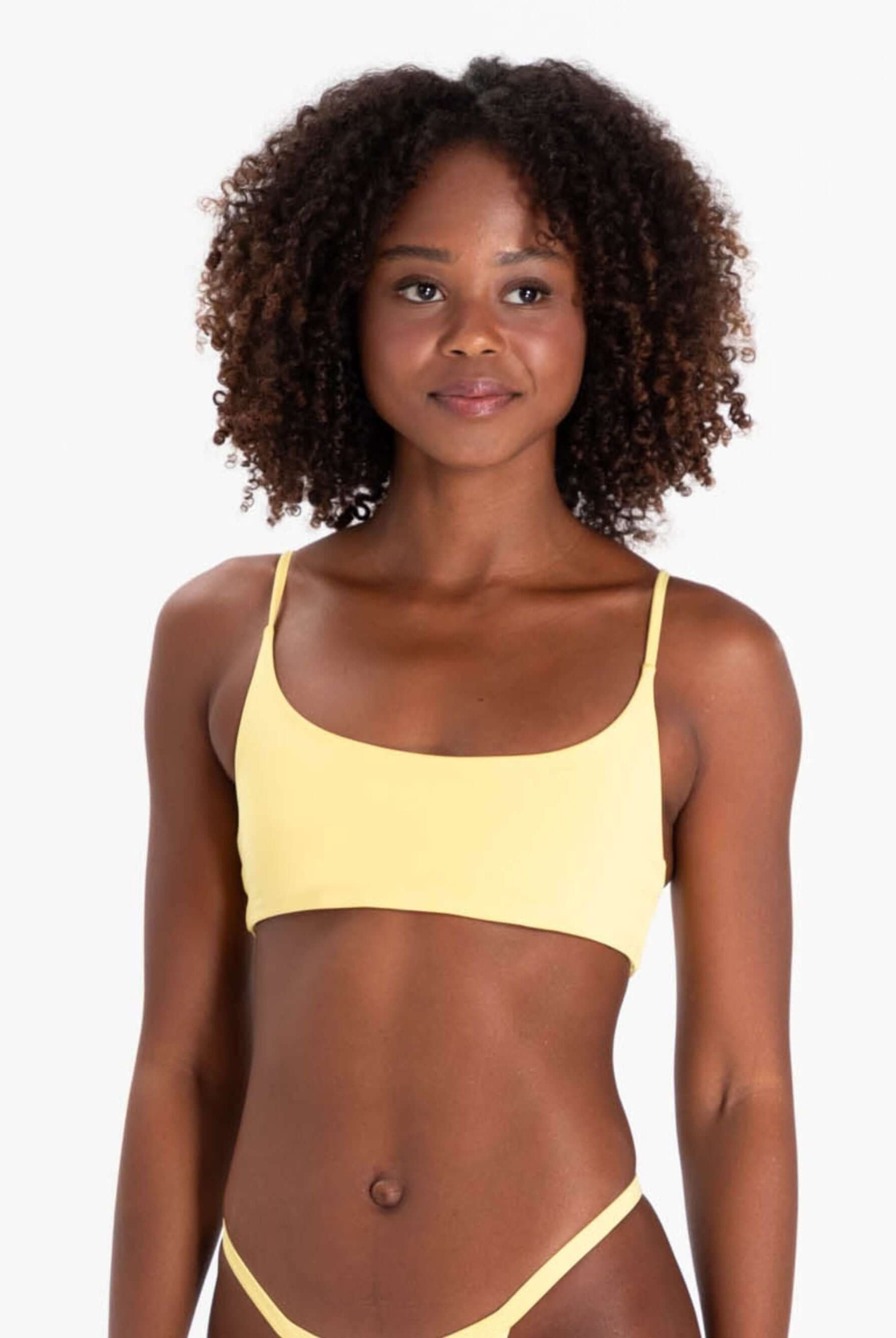 Sutiã Biquini Fran amarelo da Greenish, ideal para praia e piscina, com alças reguláveis e conforto para dias ensolarados.