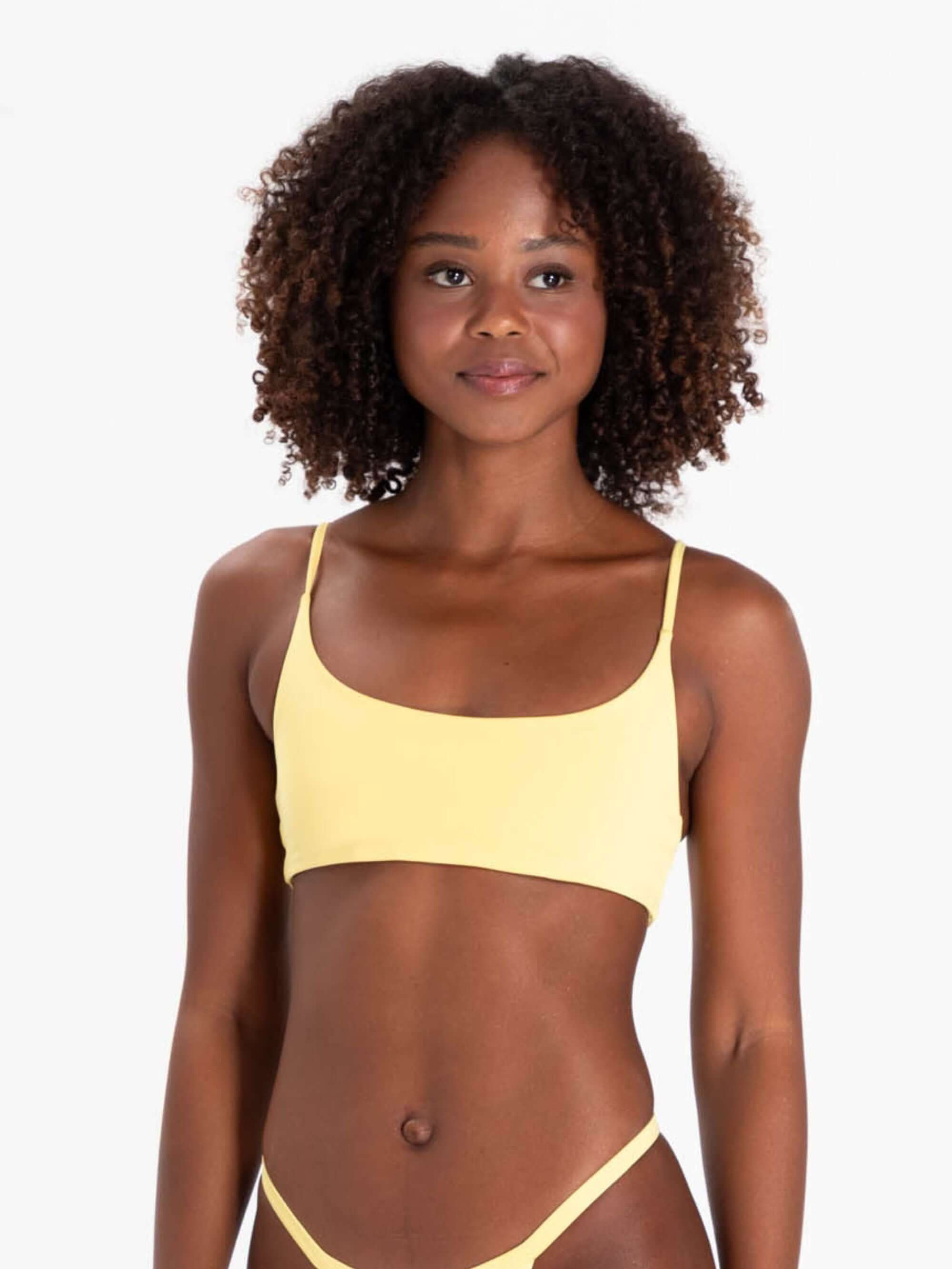 Sutiã Biquini Fran amarelo da Greenish, ideal para praia e piscina, com alças reguláveis e conforto para dias ensolarados.