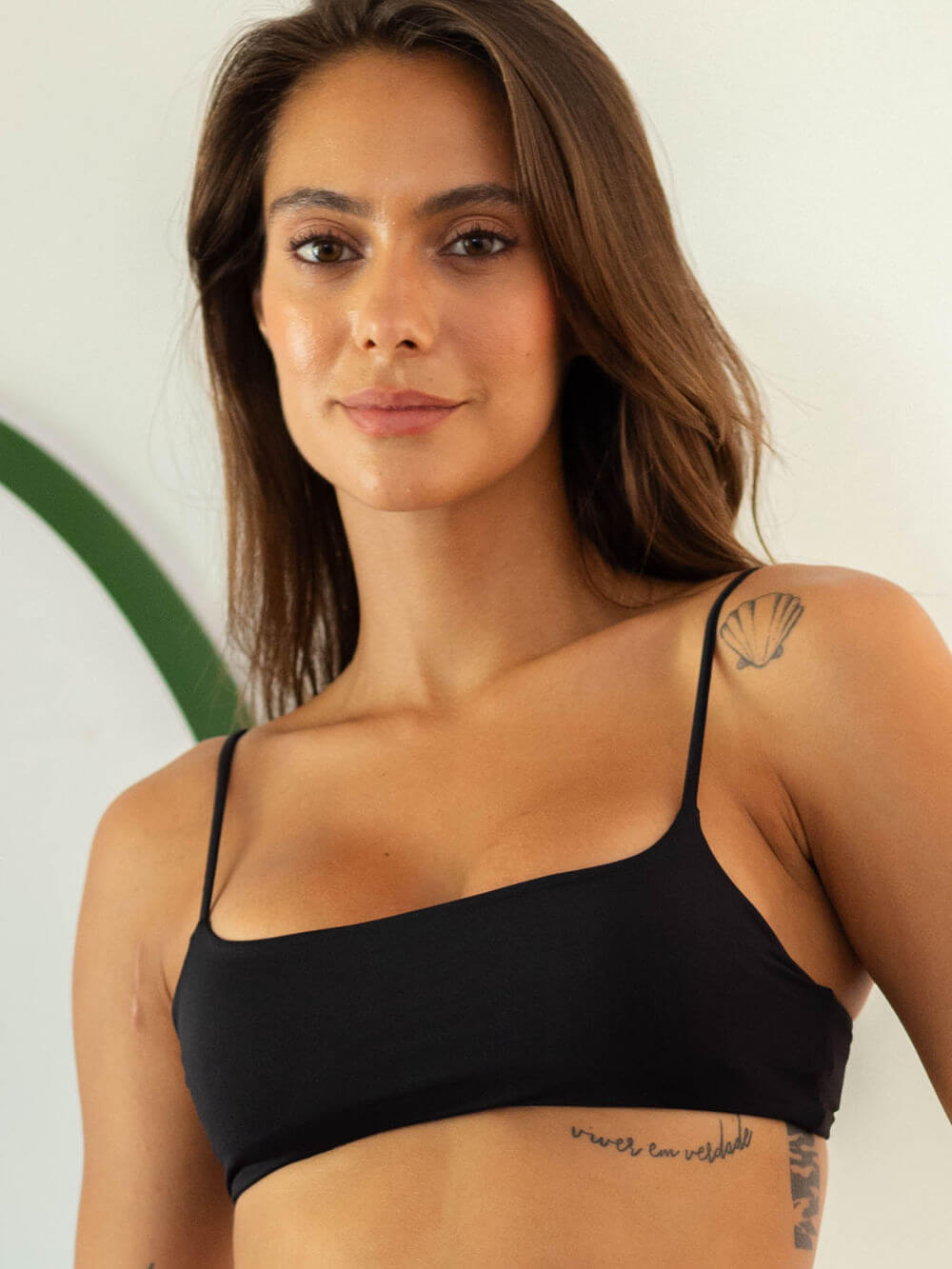 Sutiã Biquíni Ophelia Preto da Greenish, minimalista, elegante e confortável, ideal para praia e looks despojados.