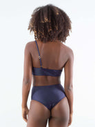 Sutia ombro só duplo azul marinho da Greenish, visto de costas, moda praia feminina.