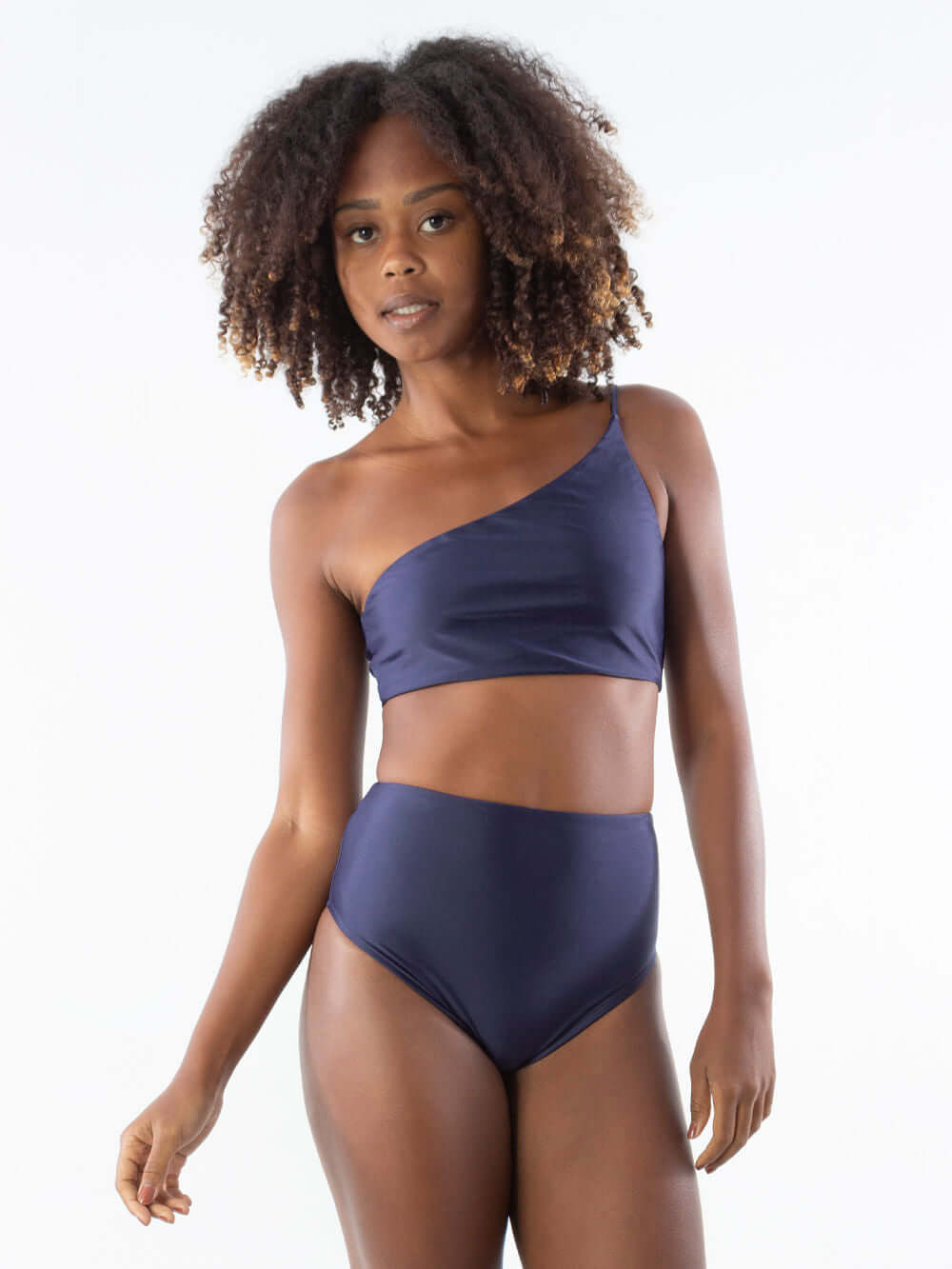 Sutía Ombro Só Duplo Azul Marinho da Greenish, ideal para o verão, modelagem elegante e confortável.