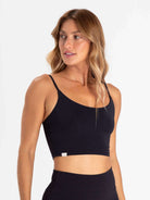 TOP ACTION - PRETO da Greenish: top cropped preto feminino, ideal para atividades físicas e conforto diário.