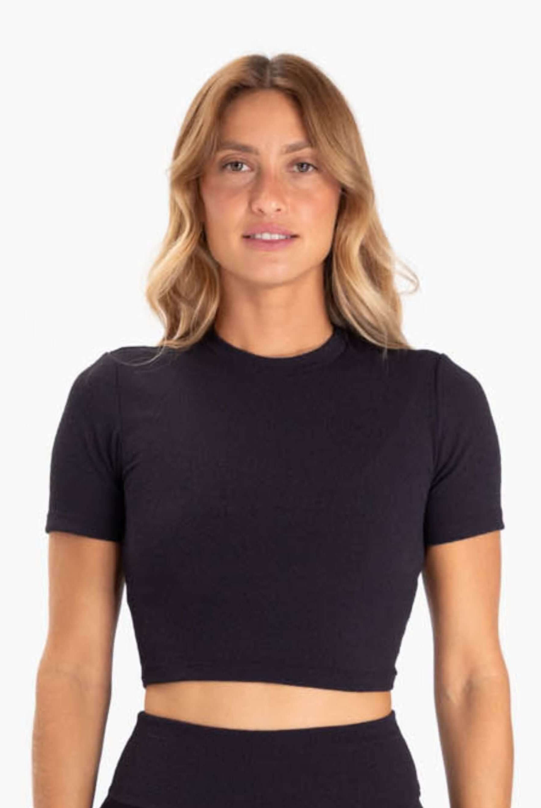 Top Fitness Aspetta preto da marca Greenish, ideal para treinos e estilo, com design moderno e confortável.