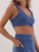 Top Mila Azul da marca Greenish, confortável e estilosamente ajustado, ideal para o dia a dia.