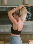 Top Urban Preto da Greenish: peça prática e confortável ideal para looks despojados e modernos.