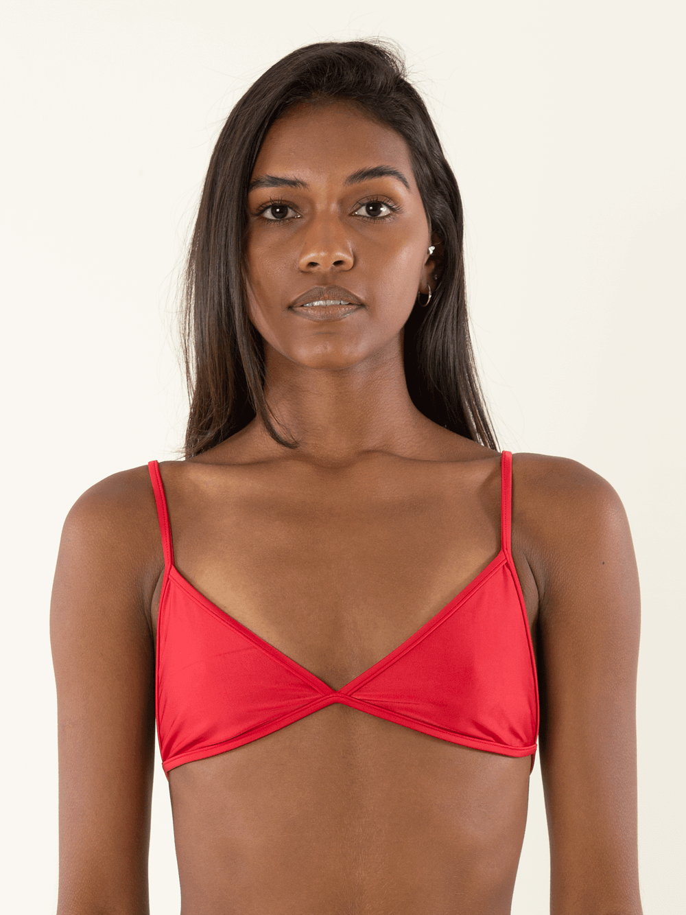 Top Vies Triângulo vermelho da marca Greenish, estilo moderno e confortável para o verão.