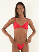 Top Vies Triangulo vermelho da Greenish, estilo moderno e confortável para o verão.