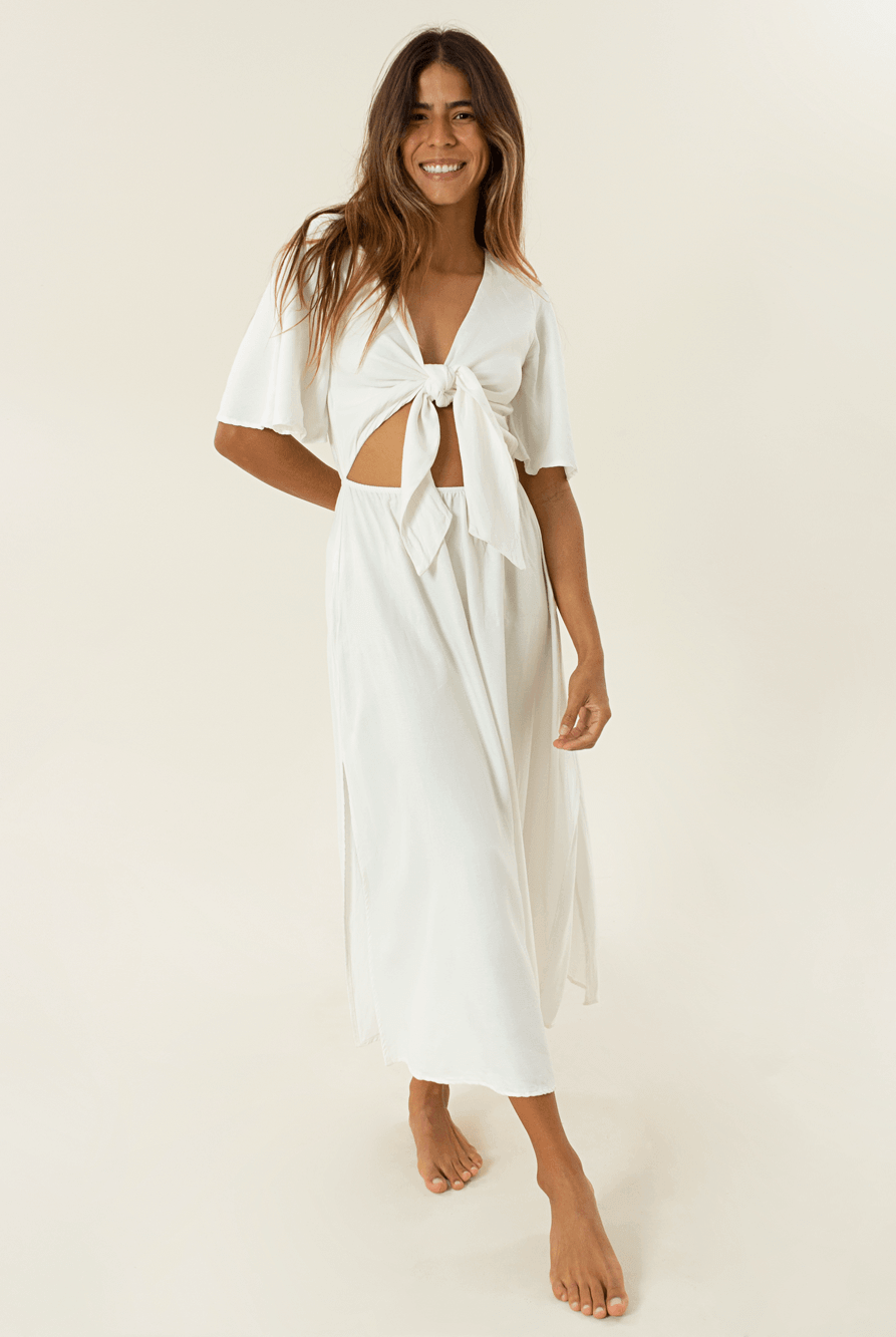 Vestido midi Capri off white da marca Greenish, elegância e conforto para qualquer ocasião.