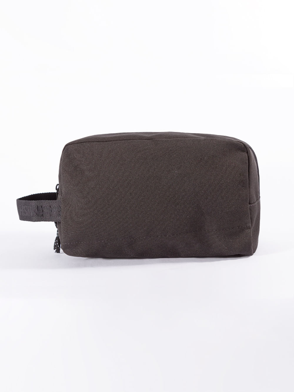 Necessaire Basic preta da marca Greenish, ideal para organização e transporte de itens pessoais.