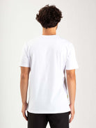Camiseta branca Greenish modelo clássico, vista de costas, ideal para estilo casual e conforto no dia a dia.