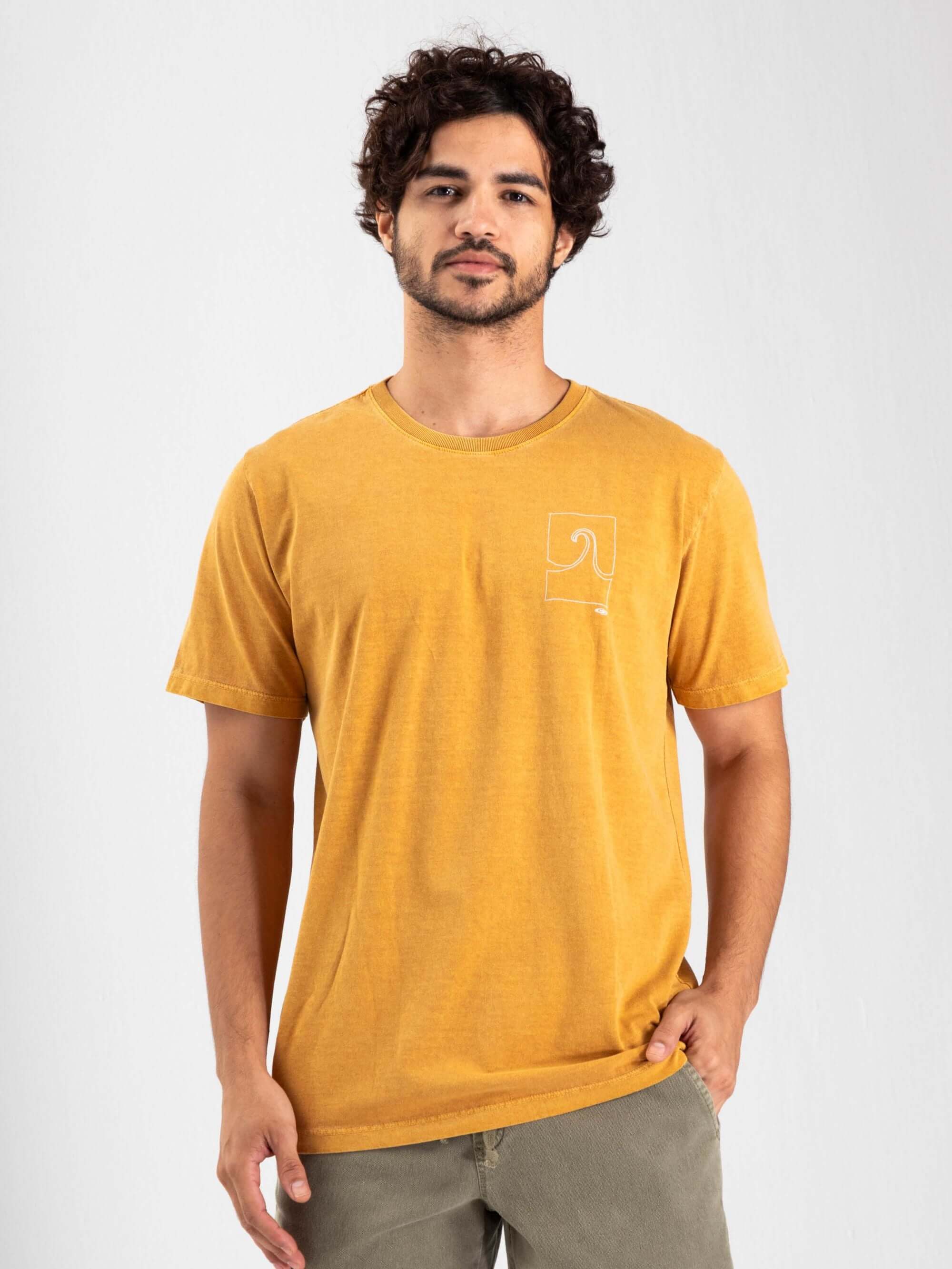 Camiseta vintage Wave Cartoon da Greenish, cor amarelo escuro, minimalista e confortável em 100% algodão.