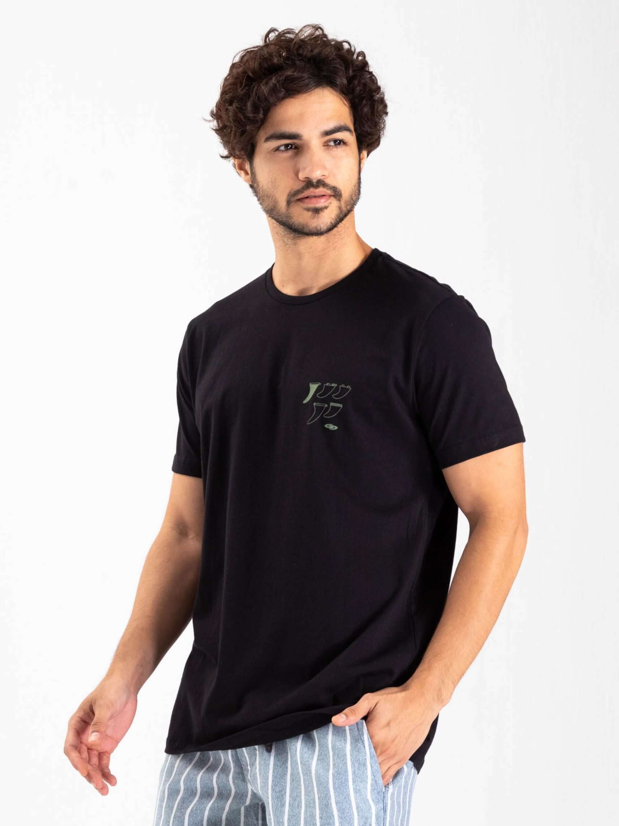 Camiseta preta Choose Yours da Greenish, confortável e com estampa exclusiva estilo surf.