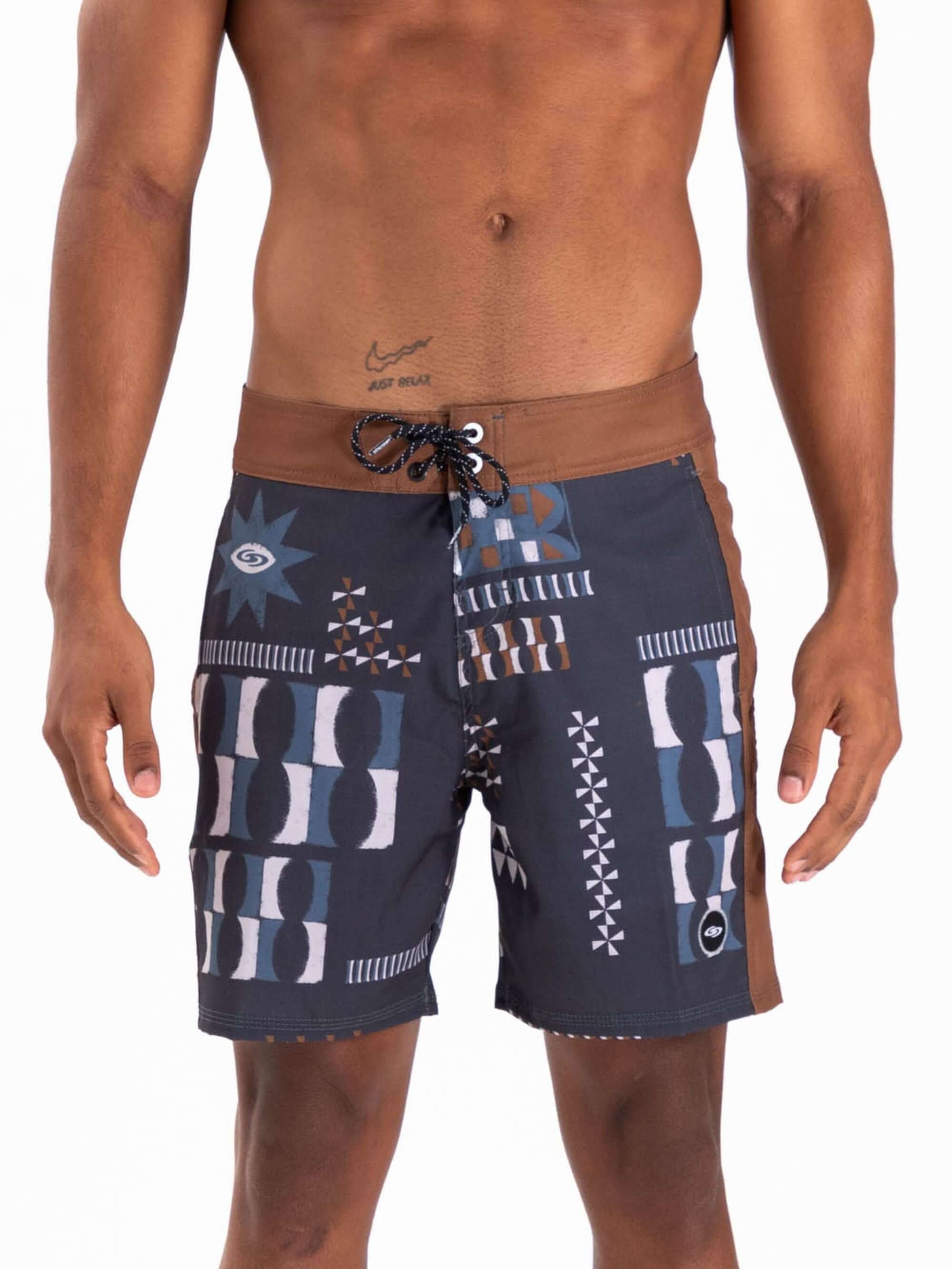 Shorts de surf BOARDWALK ROOTS NATIVE - PRETO da marca Greenish, estilo moderno com padrão colorido.