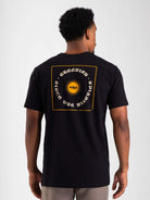 Camiseta Logo Sun preta da Greenish com estampa exclusiva e design moderno, ideal para uso diário e viagens.