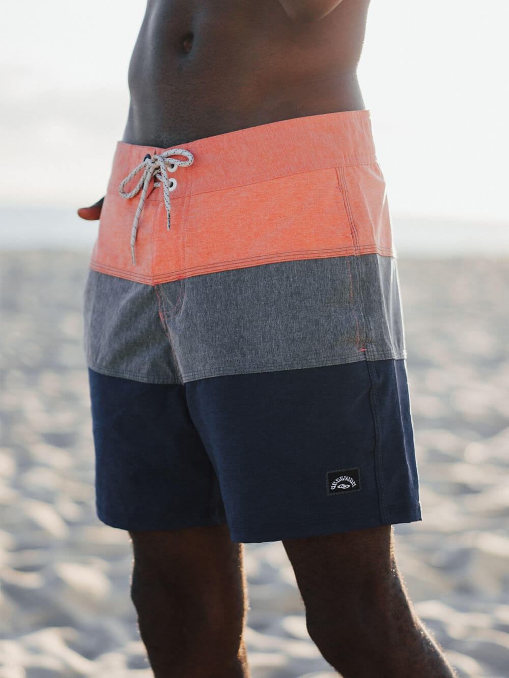 Shorts Boardwalk Three Panels Laranja da marca Greenish, confortáveis e estilosos para o dia a dia.