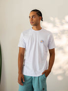 Camiseta branca da marca Greenish, modelo Make Way, estilo casual e moderno, ideal para o dia a dia.