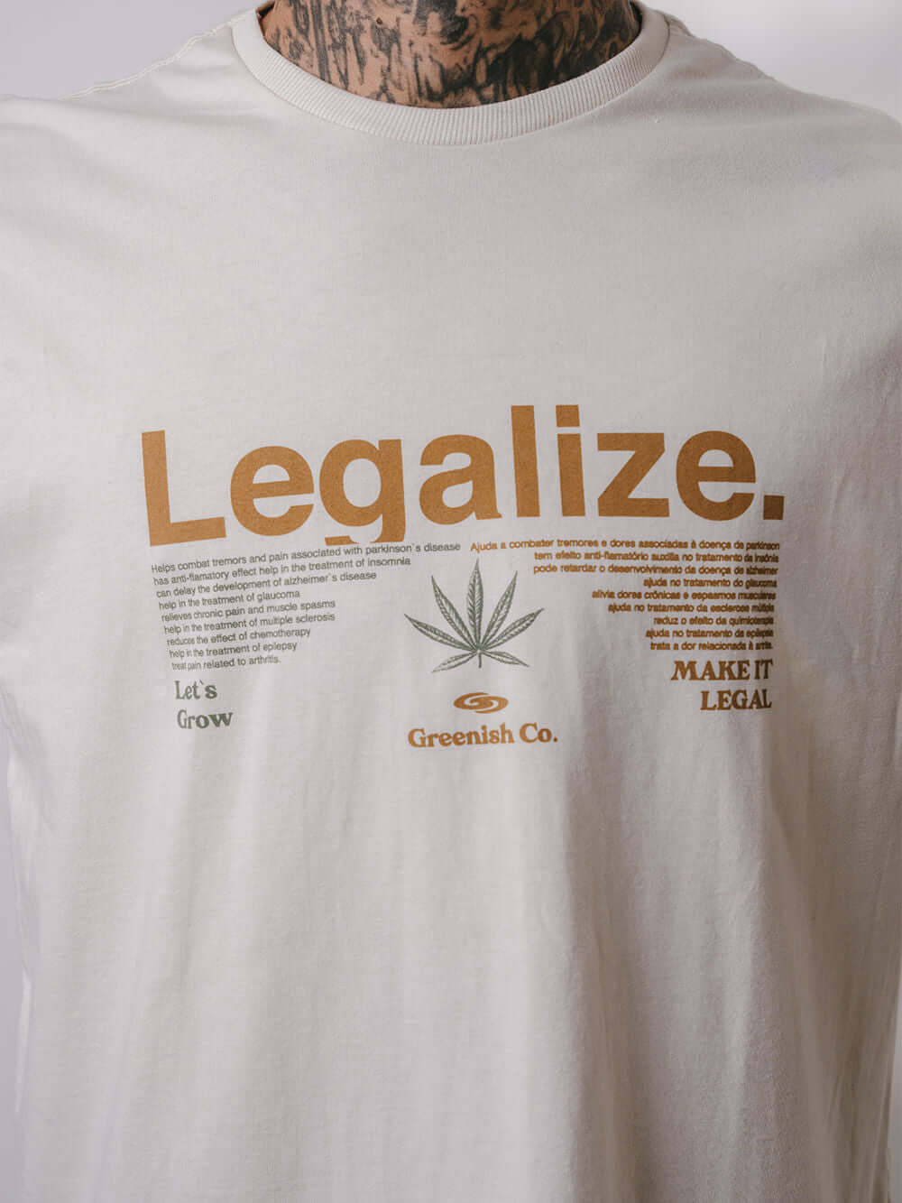 Camiseta bege 'Legalize Let's Grow' da Greenish, perfeita para quem apoia a legalização.