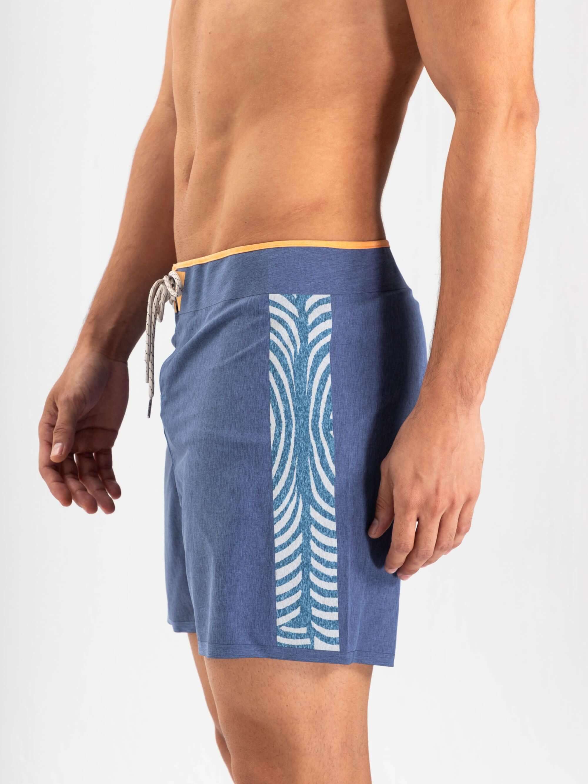 Boardshorts Greenish Ethnic Azul, ultra leve, cós anatômico, ideal para diversas atividades e conforto.