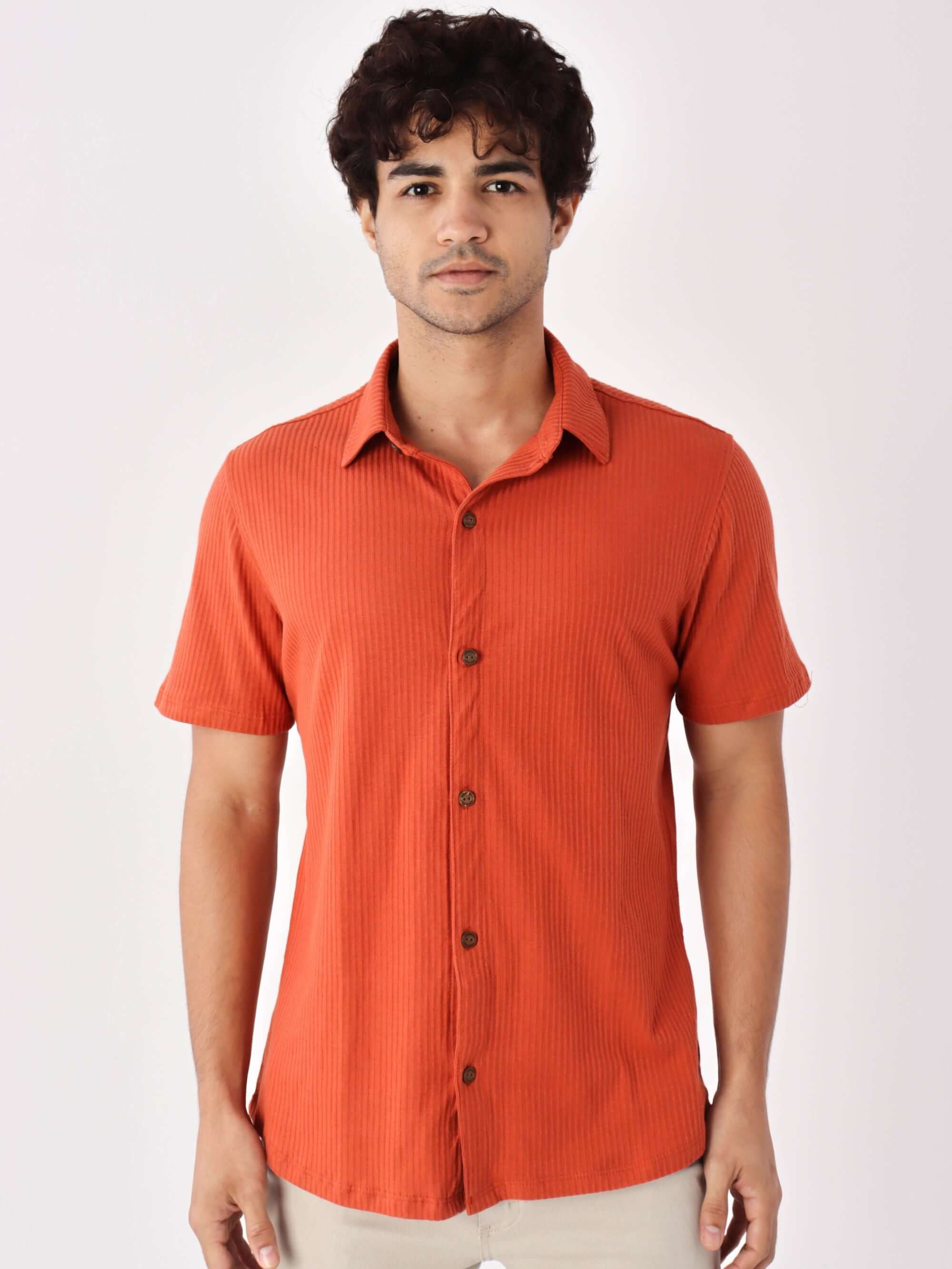 Camisa botão Ribbed - Telha da Greenish, ideal para um look casual e moderno.