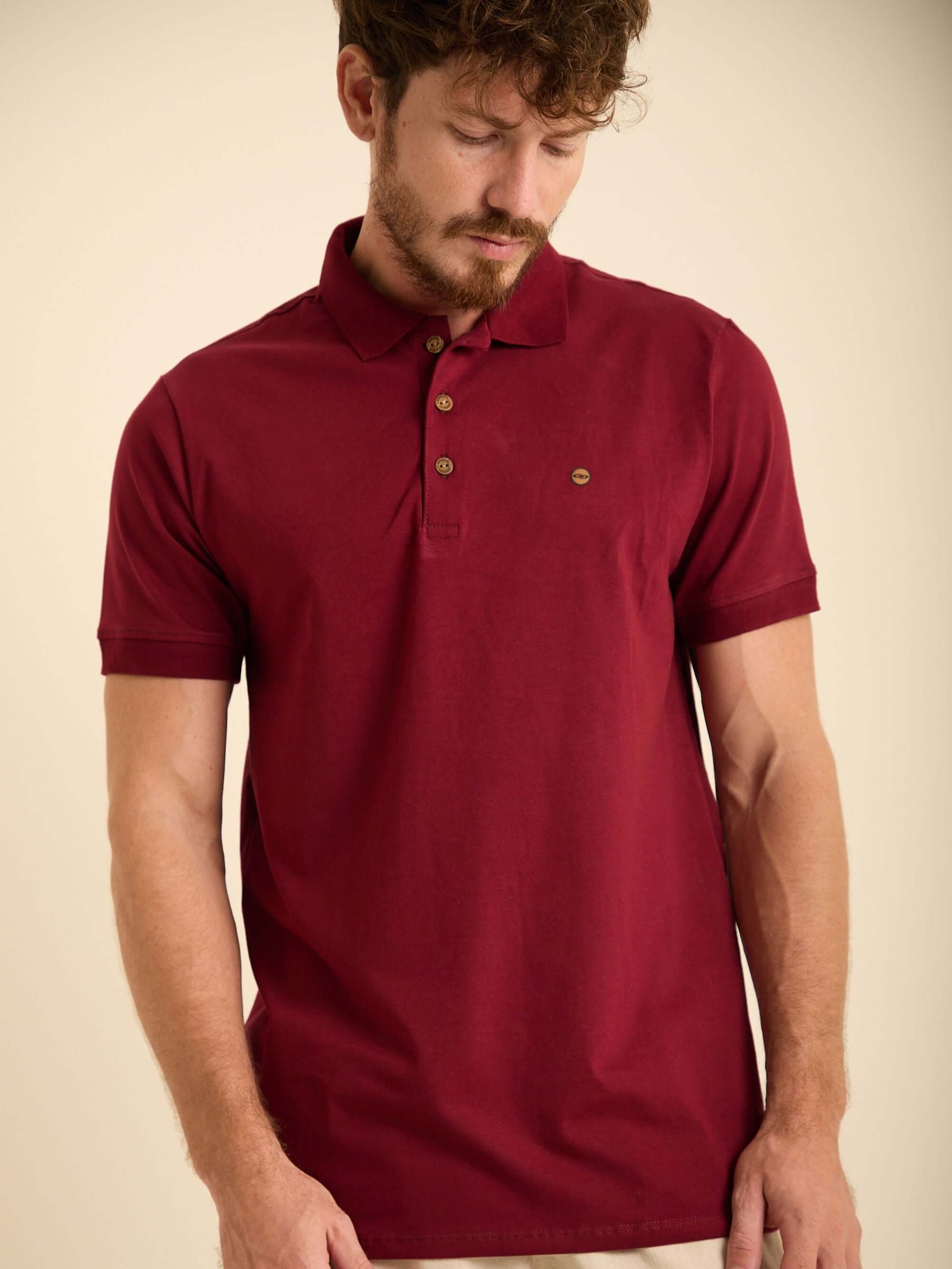 Camisa polo retilinea bordo da Greenish, com gola clássica e três botões, ideal para looks casuais.