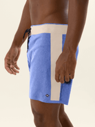 Boardshort Ultralight II Azul da Greenish, tecido leve, secagem rápida, ideal para esportes aquáticos.