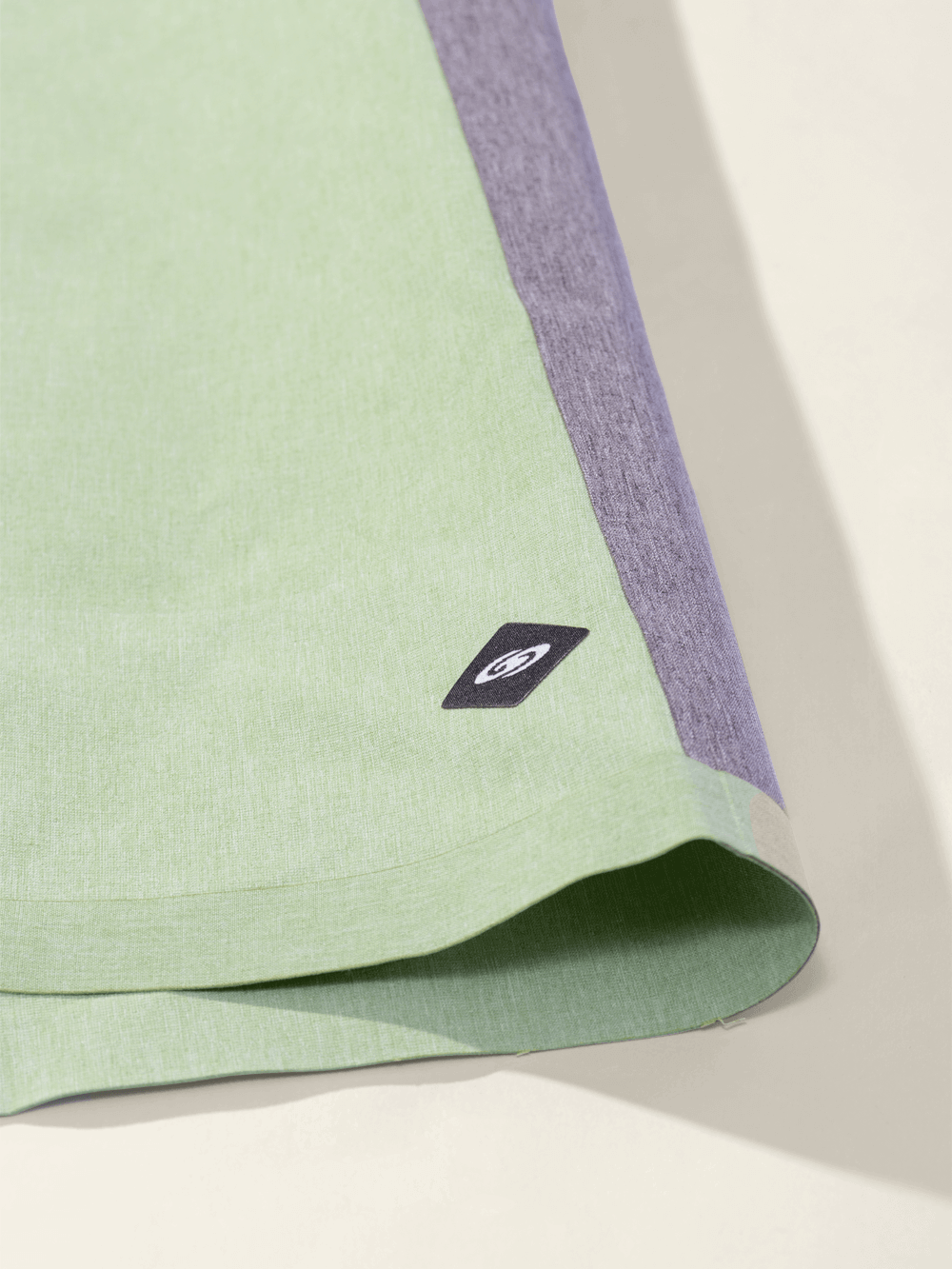 Boardshort Ultralight II Verde da Greenish com design moderno e tecido stretch, ideal para esportes aquáticos.