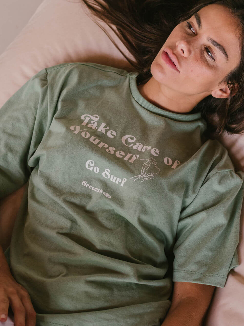 Camiseta oversized Take Care Of Yourself - Verde da marca Greenish, conforto e estilo streetwear.