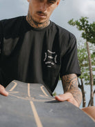Camiseta Balance Harmony preta da Greenish, modelagem ampla, perfeita para looks casuais e confortáveis.