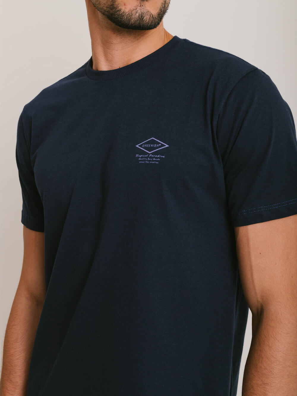 Camiseta Summer Diamond azul marinho da Greenish, modelagem clássica e 100% algodão sustentável com design original.