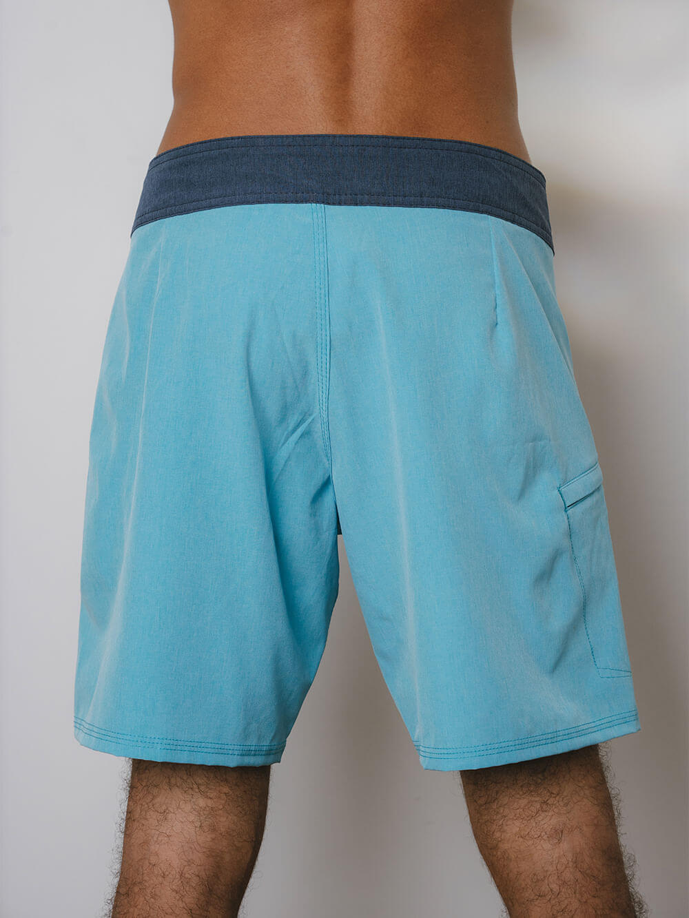 Tronco Classic Turquesa da Greenish, com cós anatômico e design adaptável, ideal para esportes aquáticos.