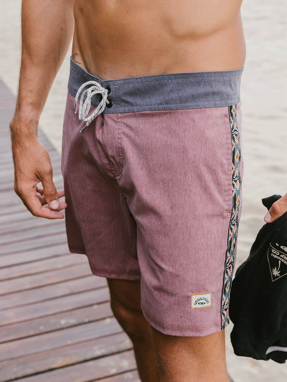 Bermuda Boardwalk Mini Palm Vintage Bordo da Greenish, estilo único e confortável, ótimo para dias de praia.