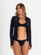 Colete feminino Adventure Preto da Greenish, ideal para atividades ao ar livre com estilo e conforto.