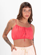 Top High Tide rosa da marca Greenish, blusa de verão com ajuste frontal, moda feminina estilosa.