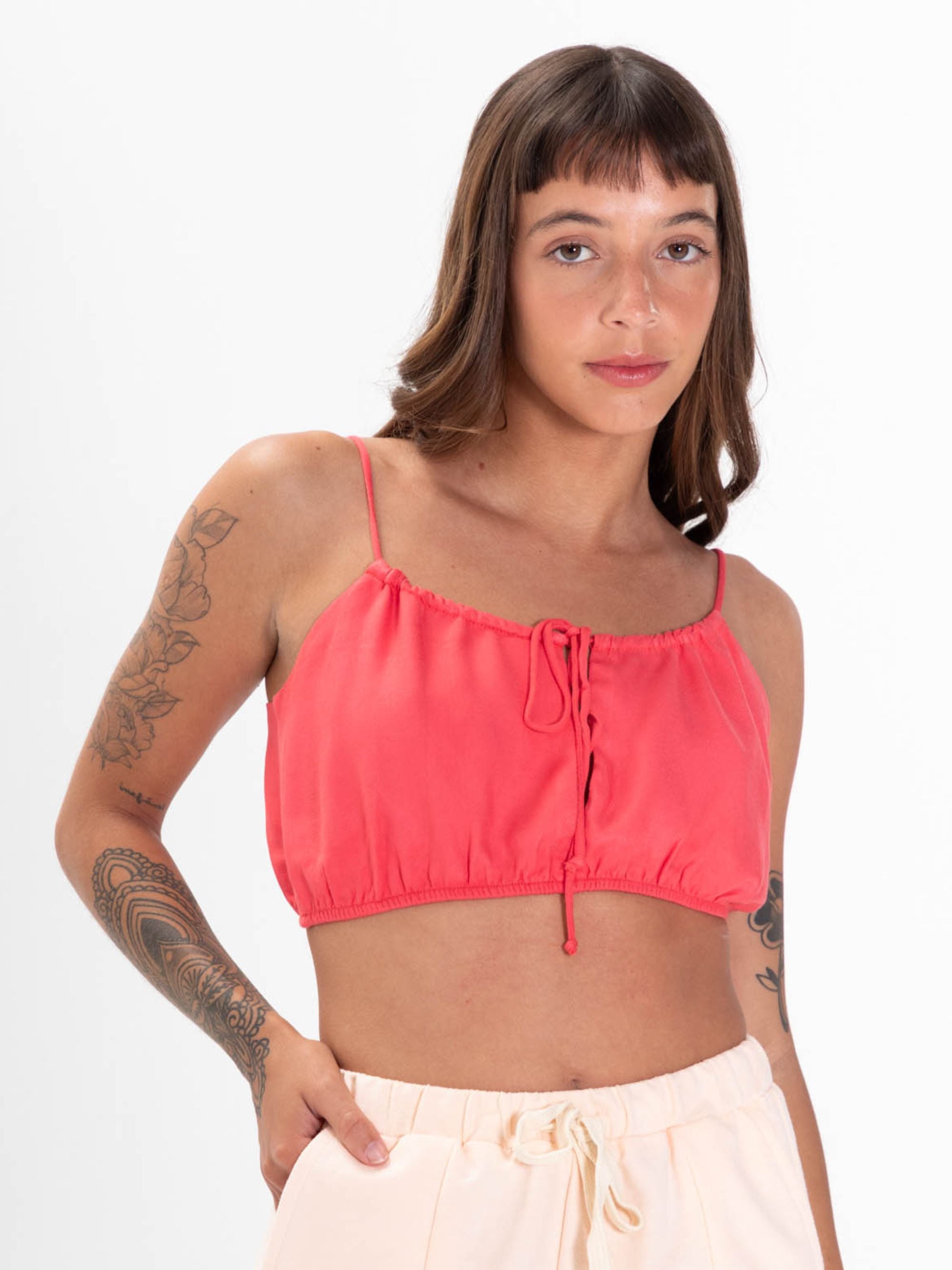 Top High Tide rosa da marca Greenish, blusa de verão com ajuste frontal, moda feminina estilosa.