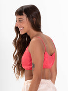 Top High Tide Pink da Greenish, padrão elegante e moderno, ideal para looks despojados e confortáveis.