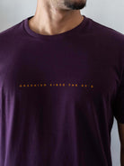 Camiseta roxa da Greenish com estampa 'Greenish Since the 90's', feita em algodão, conforto garantido.