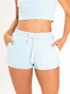 Short Feminino Moletom Azul Greenish, confortável e versátil, ideal para o dia a dia.