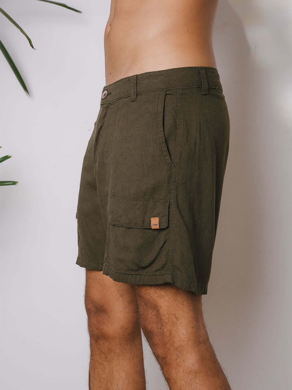 Bermuda vintage Tingida na cor caqui da marca Greenish, conforto e estilo para ocasiões casuais.