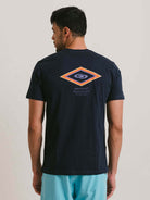 Camiseta Summer Diamond azul marinho da Greenish, modelo clássico com estampa original nas costas.