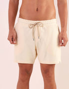 Short Moletom Artisan - Natural, vintage-style cream shorts for casual comfort. Perfect for those seeking freedom of movement and style.