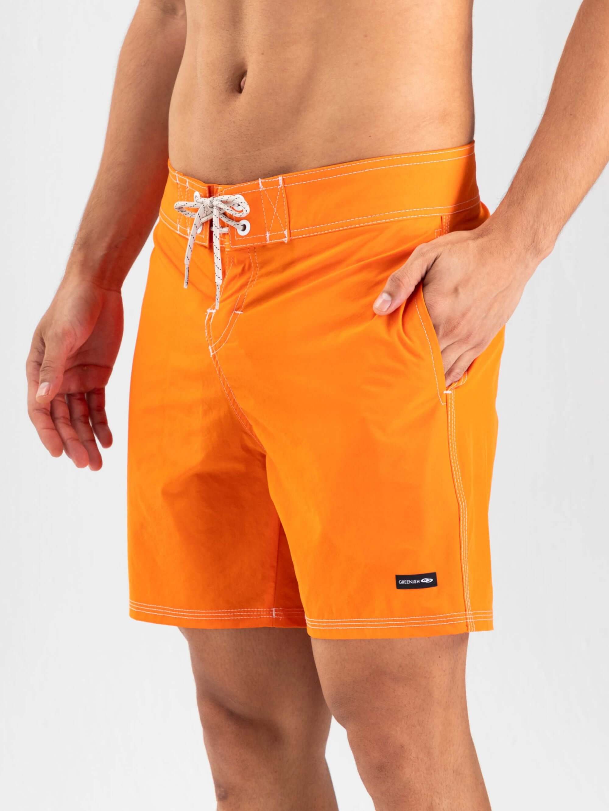 Sunga vintage laranja com cós duplo anatômico, fechamento em cadarço, da marca Greenish.