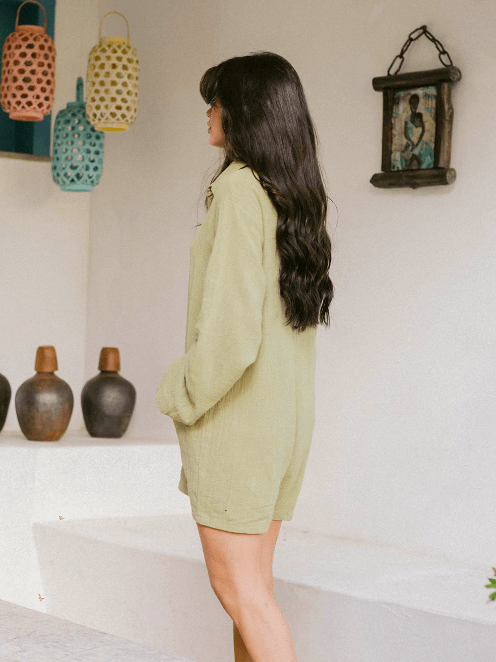 Macaquinho Easy Livin verde da Greenish com mangas longas e caimento solto, ideal para looks confortáveis.