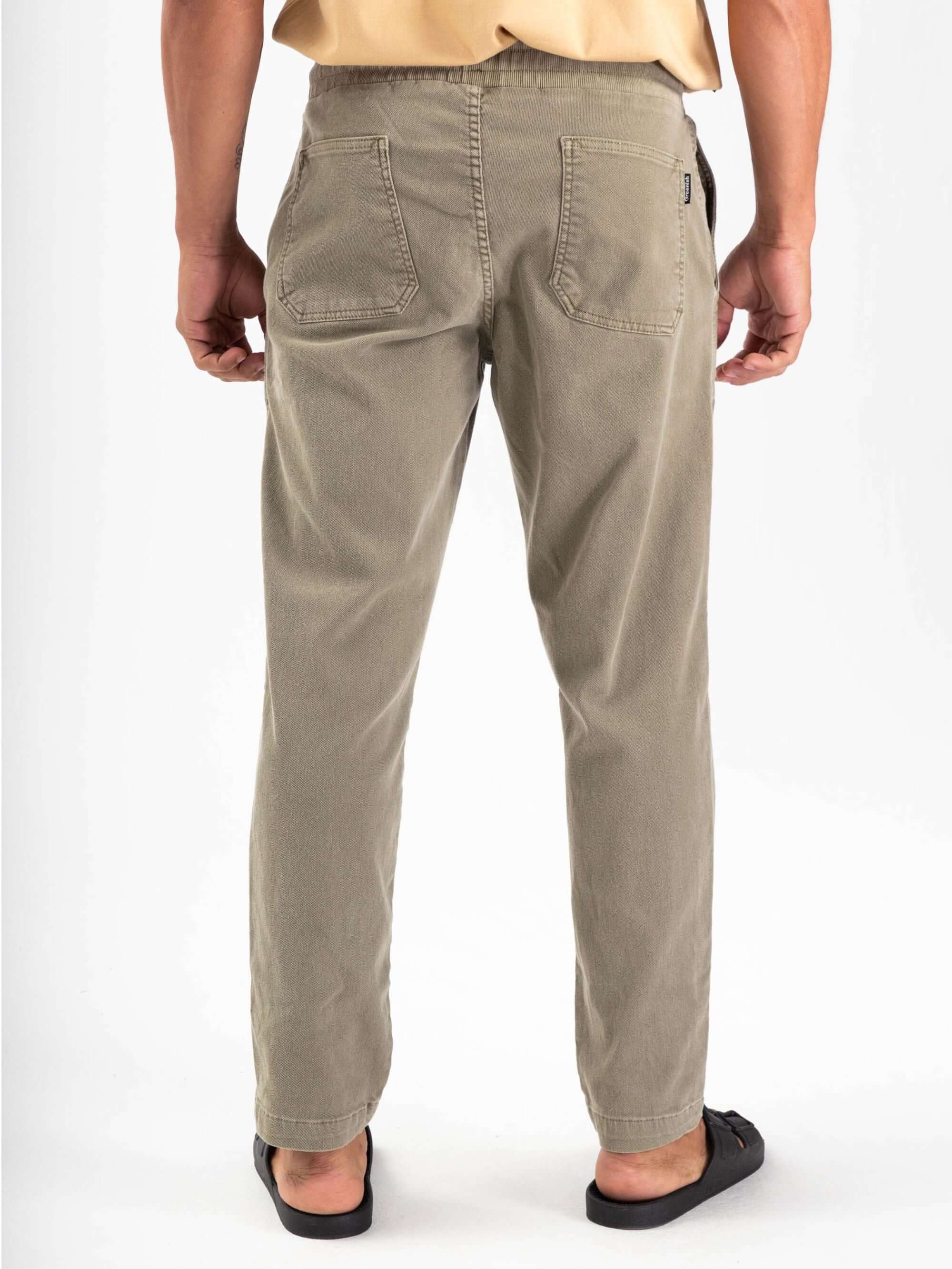 Calça Rio Stone Verde da Greenish, jogger cargo com bolso traseiro e modelagem casual.