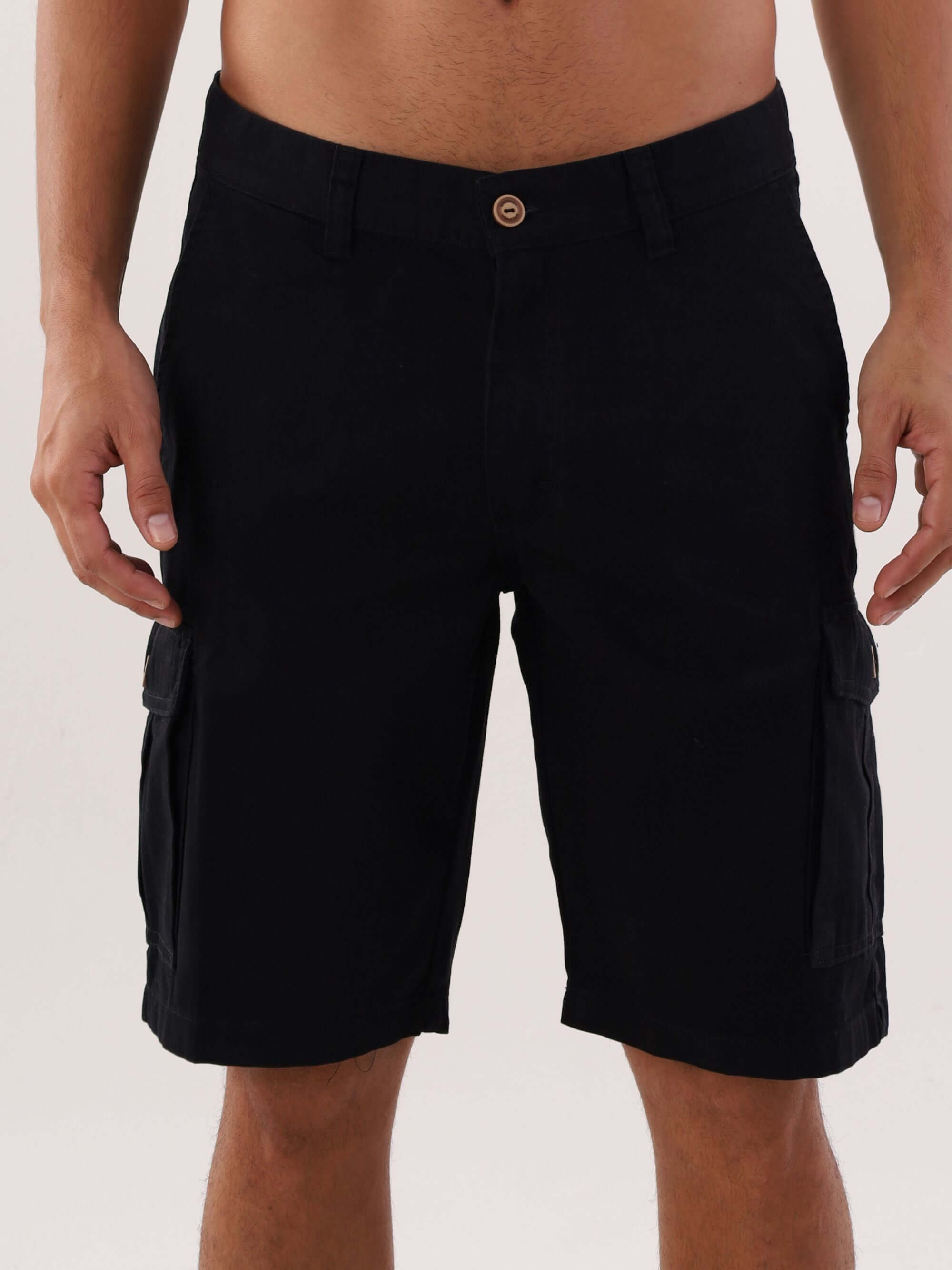 Bermuda Cargo Sarja preta da marca Greenish, estilo moderno e confortável para uso diário.