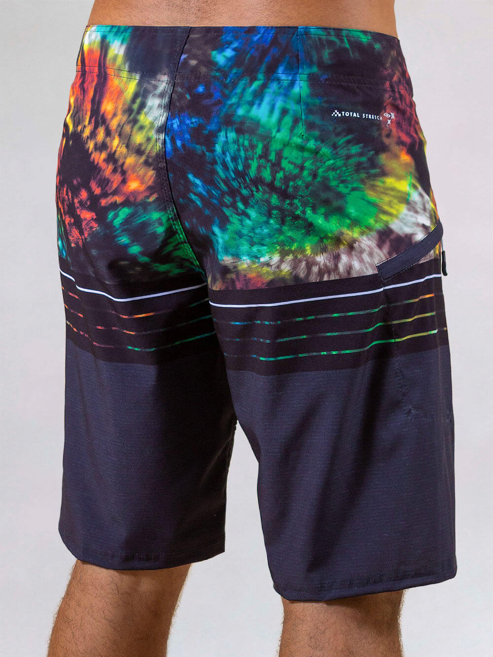 Greenish BOARDSHORT MOTION TIE DYE BAR - CINZA featuring colorful tie-dye design on a dark base, perfect for beachwear.