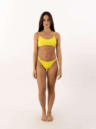 Biquíni amarelo da marca Greenish, modelo Gioh, ideal para o verão e praia.