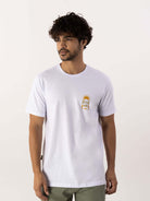 Camiseta branca com estampa de sol, da marca Greenish, confortável e estilosa, ideal para looks casuais.