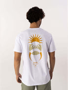 Camiseta branca Sun and Moon Phases da Greenish com estampa exclusiva e design estiloso.